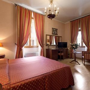 Kamer met een Queen Size Bed